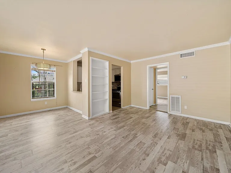 421 Emerson St #5 — Photo 10