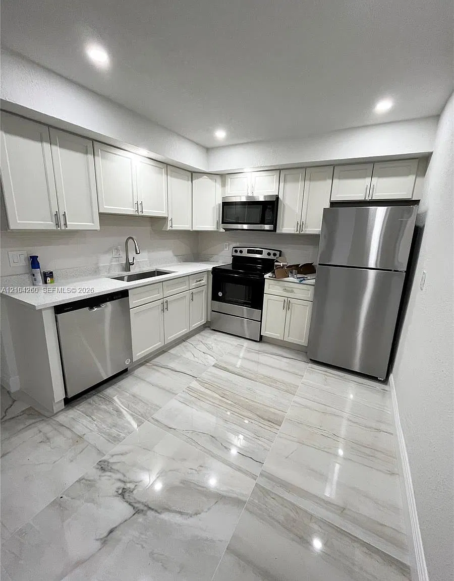 Coral Springs Sub No 1 — Photo 2