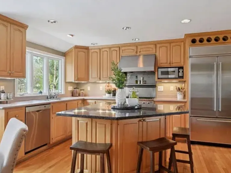 17901 Maple Hill Rd — Photo 4