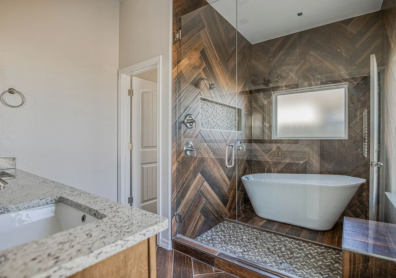 Eastside area for Short or Long Term Rental(Completely Furnished) Beautiful 4 bed/2 baths — Photo 3