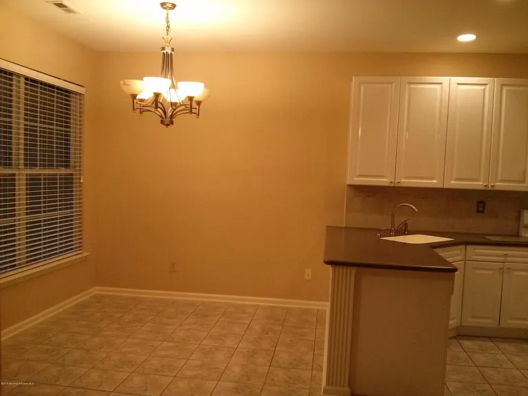 Eat-in breakfast area