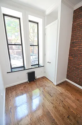 Rented by CITY SKYLINE REALTY INC | media 13