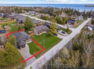 14 Thomas St, Wasaga Beach, ON L9Z2Y5