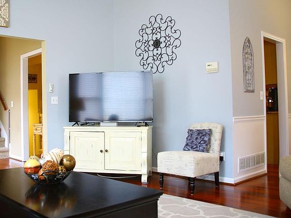 4th image of 4126 Huntcliff Dr