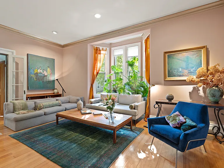 32 Hawthorn St #1 — Photo 10