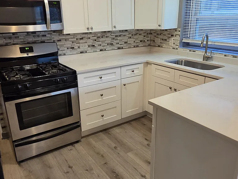 3707 Forest Ave #GW — Photo 2