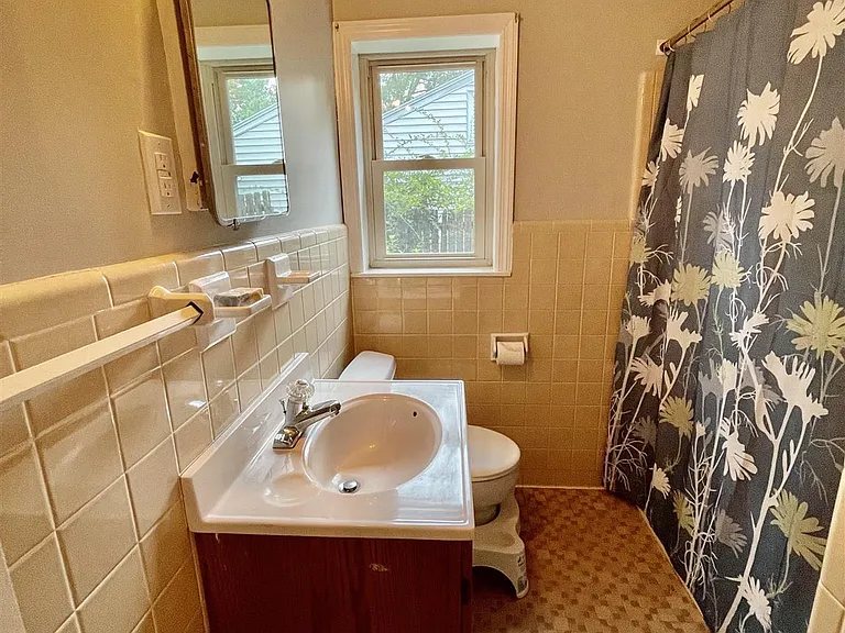 1522 Bradley Dr — Photo 19