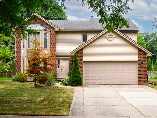 4877 Davis Ct, Troy, MI 48085
