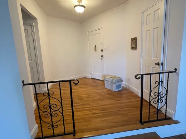 915 East 17th Street image 6 of 15