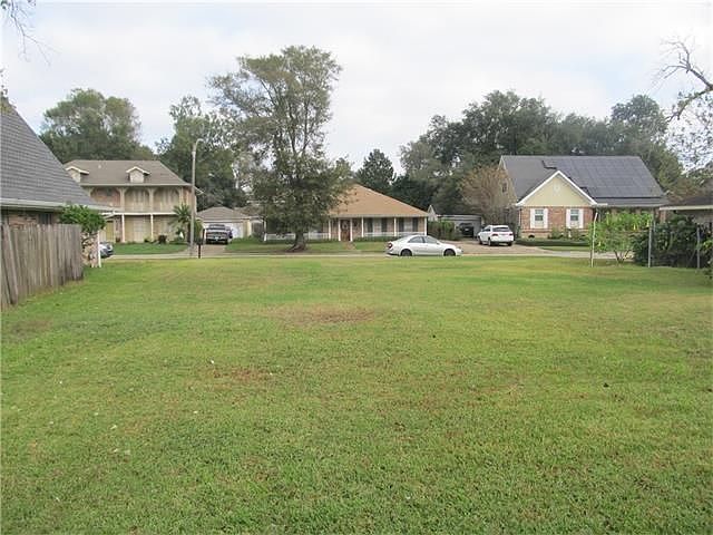 2nd image of 3815 Peach Tree Ct