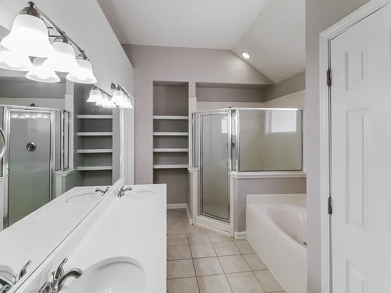 8565 Griffin Park Dr — Photo 15