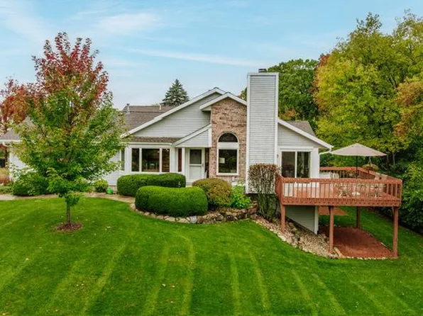 117 East Sutton PLACE #A, Waukesha, WI 53188