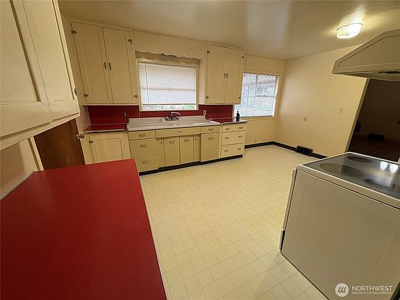 5th image of 2001 NE 177th Street