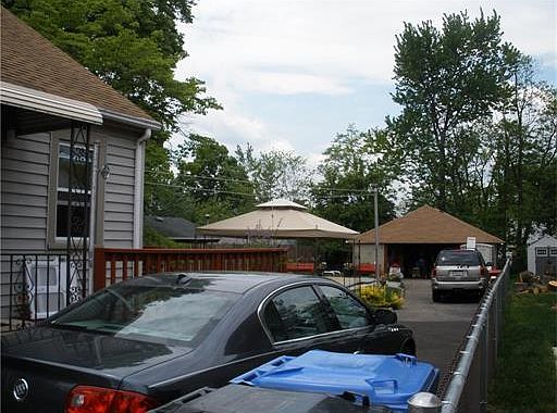 5th image of 429 Douglas Ave