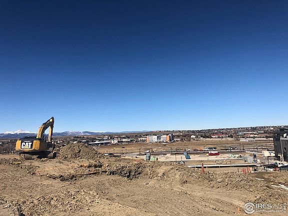 4th image of 547 Canary Ln
