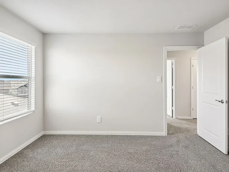 901 Edgehurst Dr — Photo 11