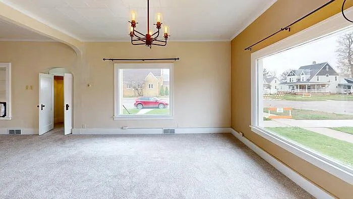 3 bed, 1.0 bath, $1,345 — Photo 3