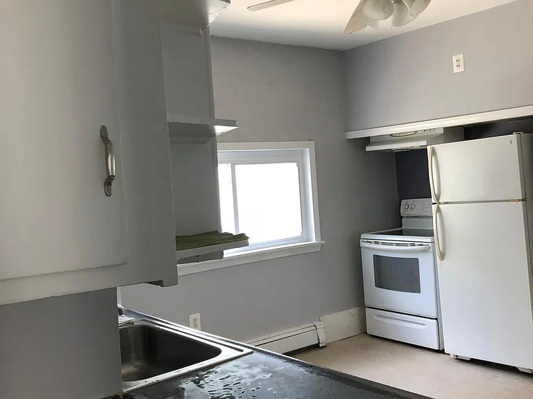 145 Blaine St #1F — Photo 4