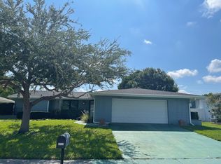 3232 Kenmore Dr, Sarasota, FL 34231