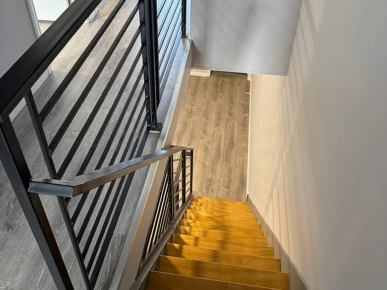 576 E Herman St — Photo 8