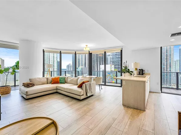 45 SW 9th St APT 2103, Miami, FL 33130