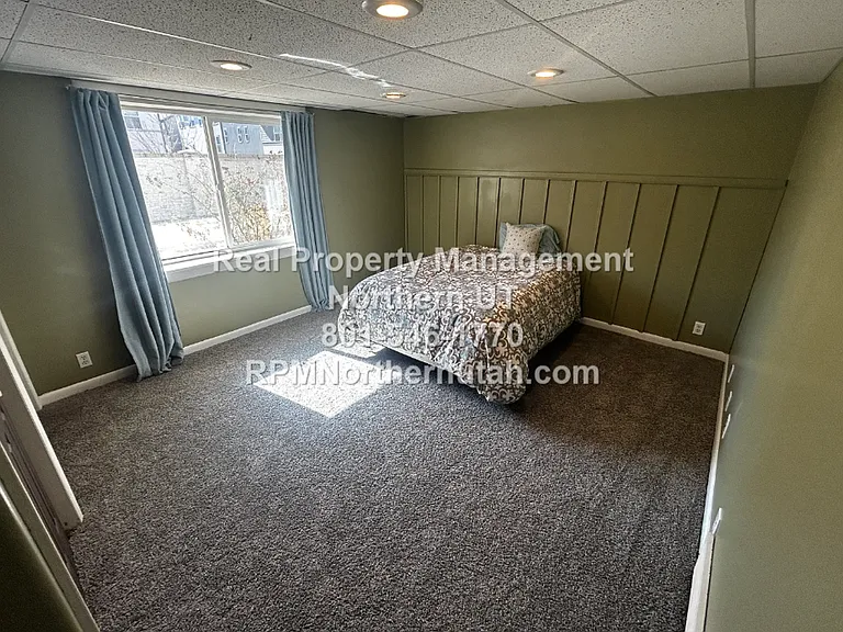 703 W 2175 N — Photo 32