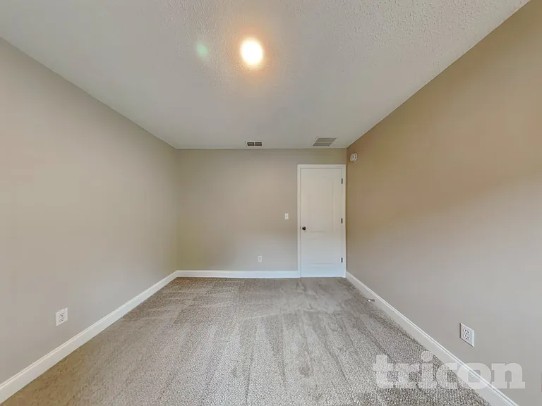 1105 Maple Ln — Photo 12