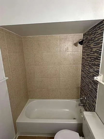 1000 Lake Of The Woods Blvd #205H — Photo 16