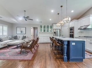 9917 Mixon Dr, Dallas, TX 75220