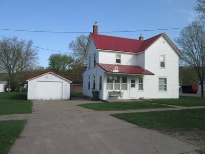 216 N 4th St, Harpers Ferry, IA, 52146