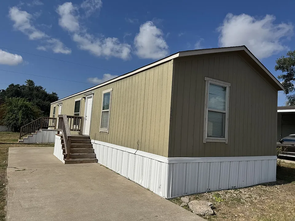 3707 E US Business #83-205
