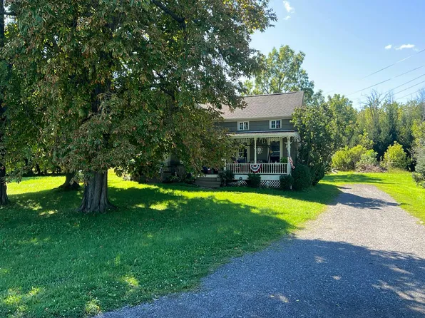 9048 Pearson Rd, Middleport, NY 14105