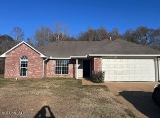 1136 Bullrun Dr, Byram, MS 39272