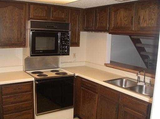 3rd image of 1016 Saint Julien Dr APT 202