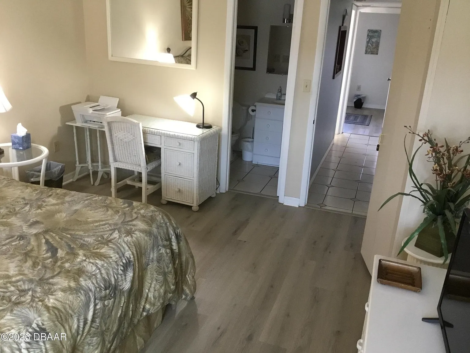 2 bed, 2.0 bath, 1080 sqft, $4,050 — Photo 4