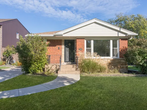 7018 W Birchwood Ave, Niles, IL 60714
