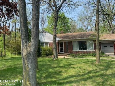 17225 Penrod Dr, Clinton Township, MI, 48035