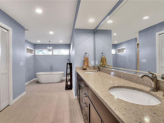 5th image of 4866 Highlands Place Dr
