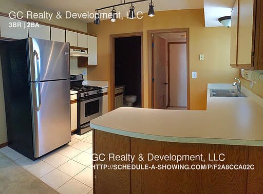 2nd image of 211 E Oneida Ave