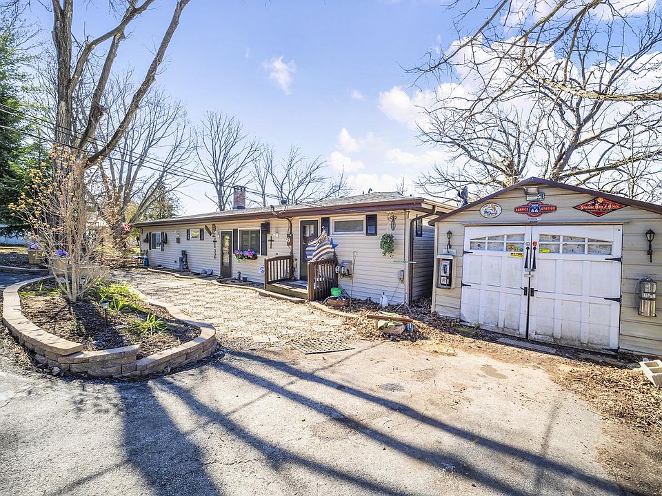 1st image of 23033 W Kankakee River Dr