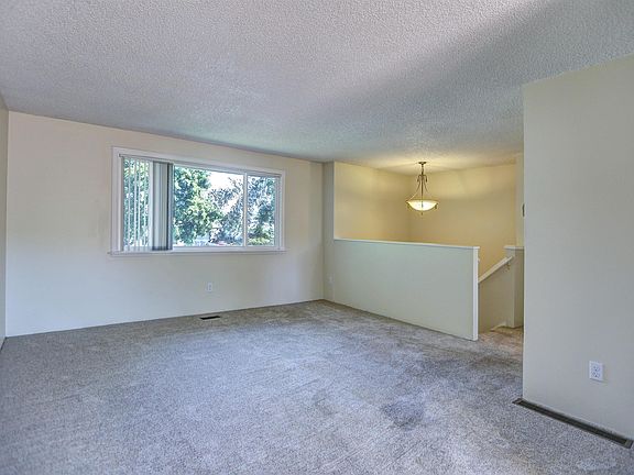 3rd image of 26824 E Queen Ave