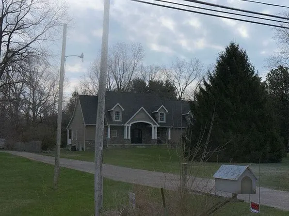 8340 Adler Rd, Lambertville, MI 48144