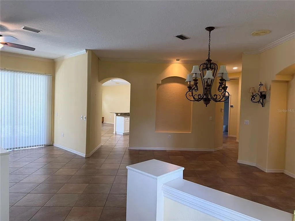 3 bed, 2.5 bath, 2517 sqft, $3,295 — Photo 3