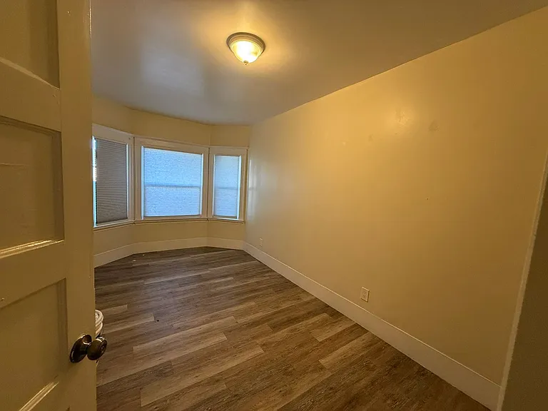 2535 Filbert Street — Photo 20