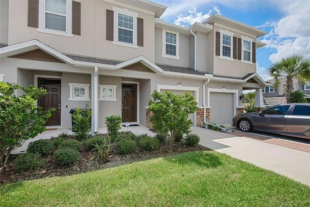 3 bed, 2.5 bath, 1525 sqft, $2,145 — Photo 1