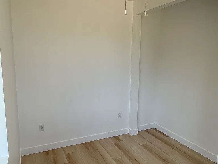 561 Branch St — Photo 7