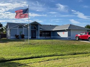 940 Carnation Dr, Sebastian, FL 32958