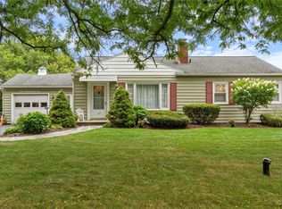 106 Kenwick Dr, Syracuse, NY 13208