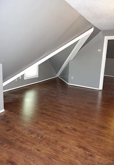 90 Winifred St W — Photo 18