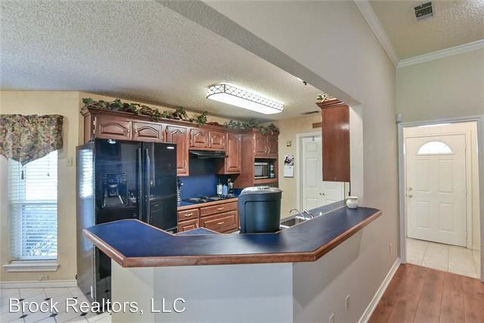 1st image of 4714 Lennon Ave
